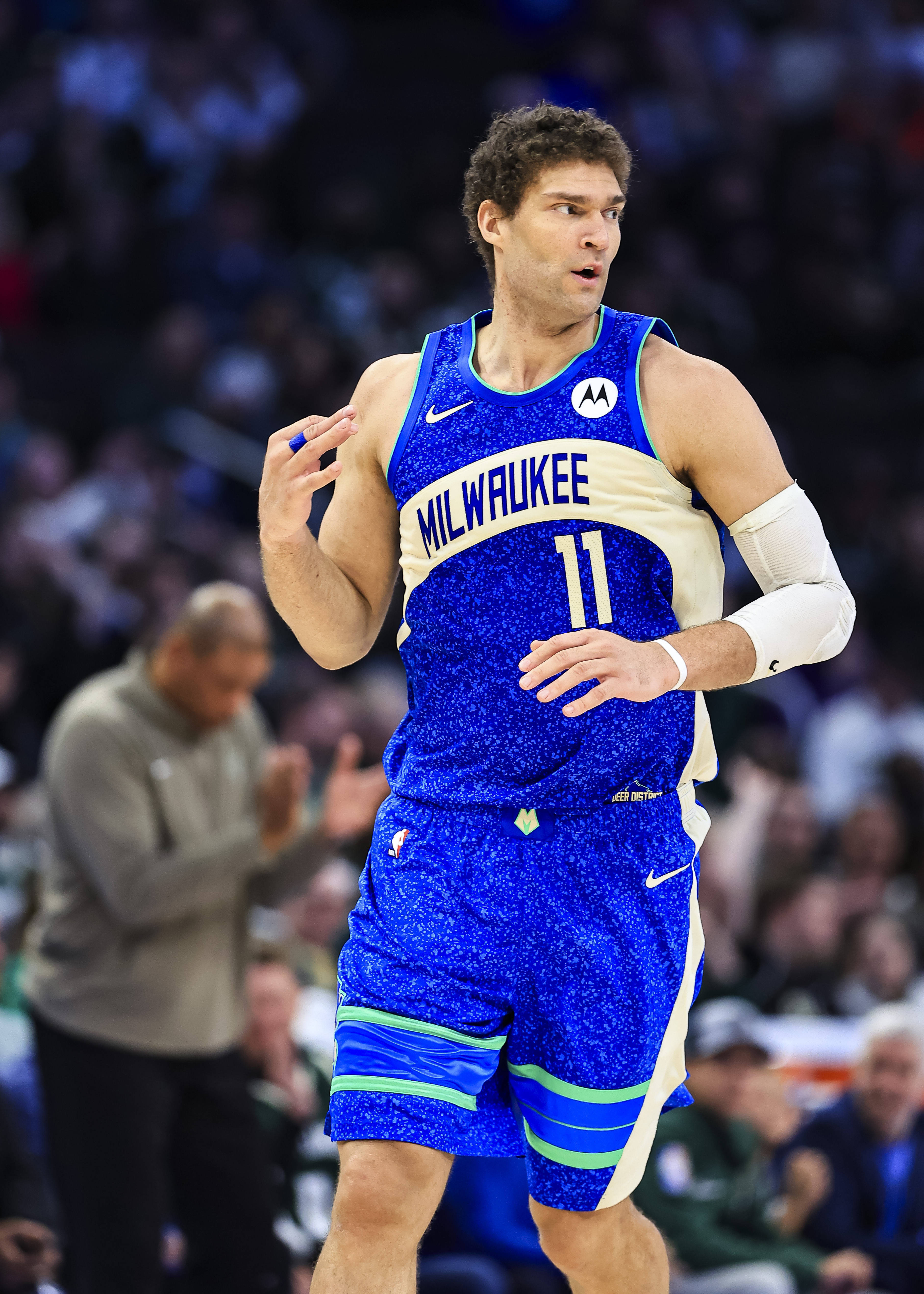 关于雄鹿球员表现亮眼，助球队夺取胜利的信息