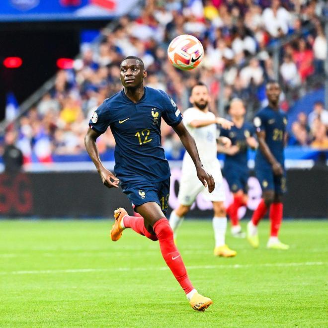 开云体育下载-智利横扫丹麦，科曼打破历史纪录