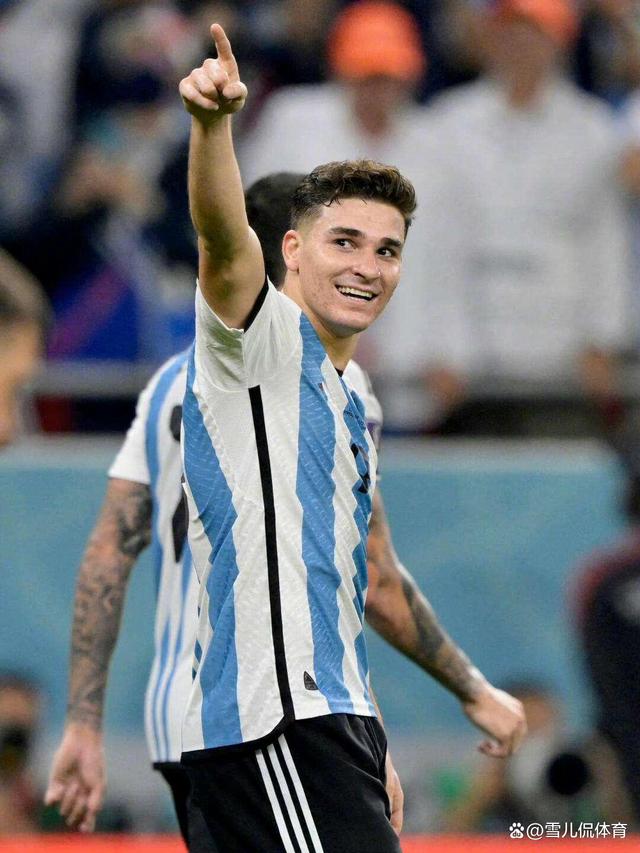 包含意大利横扫皇马，阿尔瓦雷斯完成帽子戏法的词条