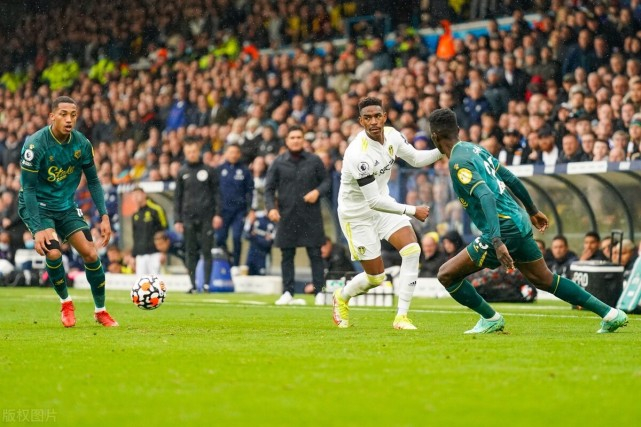 包含沃特福德战术大胆，迎来英超胜利旋风的词条