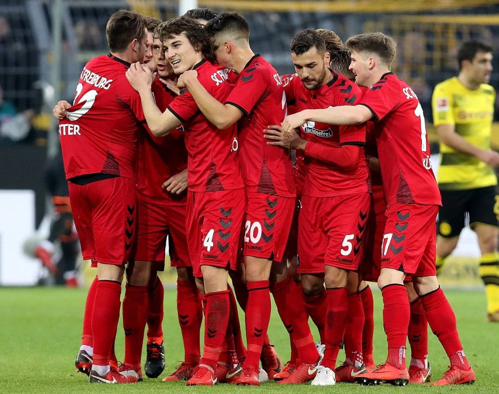 包含弗赖堡击败柏林赫塔，重返胜利轨道的词条