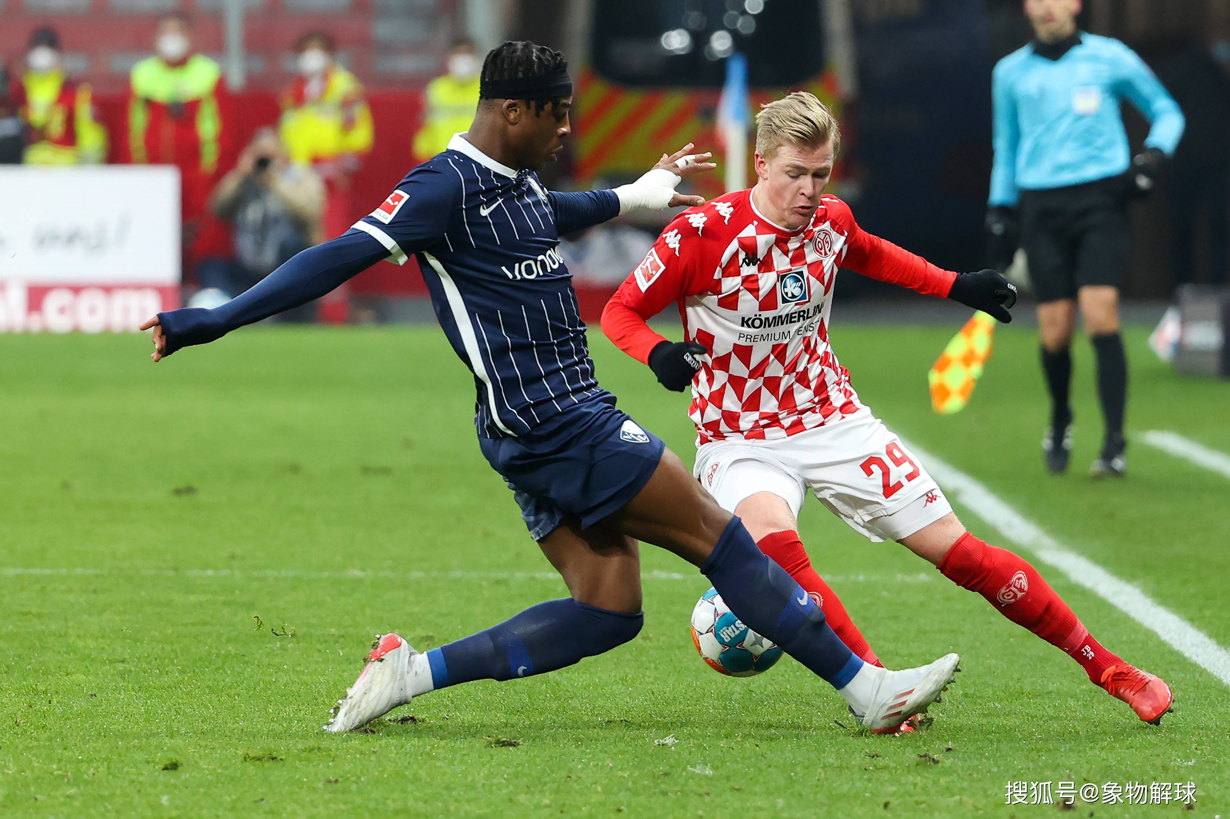 包含沃尔夫斯堡球员联手,轻松赢得比赛的词条 包含沃尔夫斯堡球员联手,轻松赢得比赛的词条