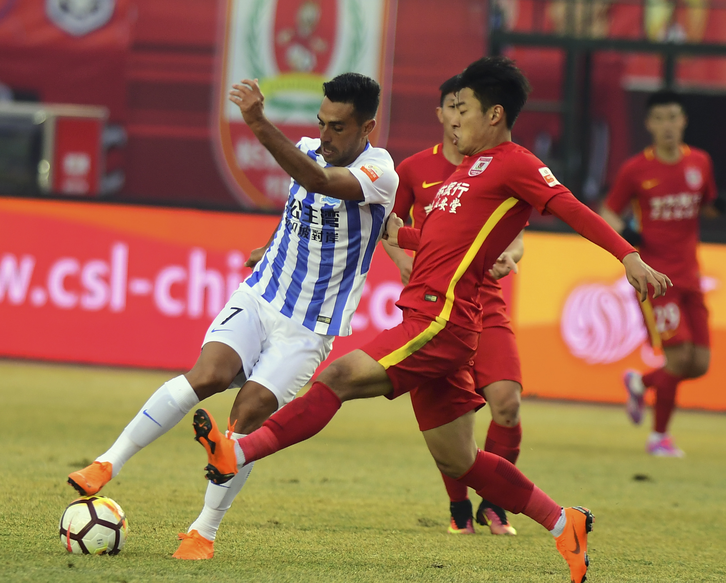 关于广州富力在主场大胜对手拿下三分的信息