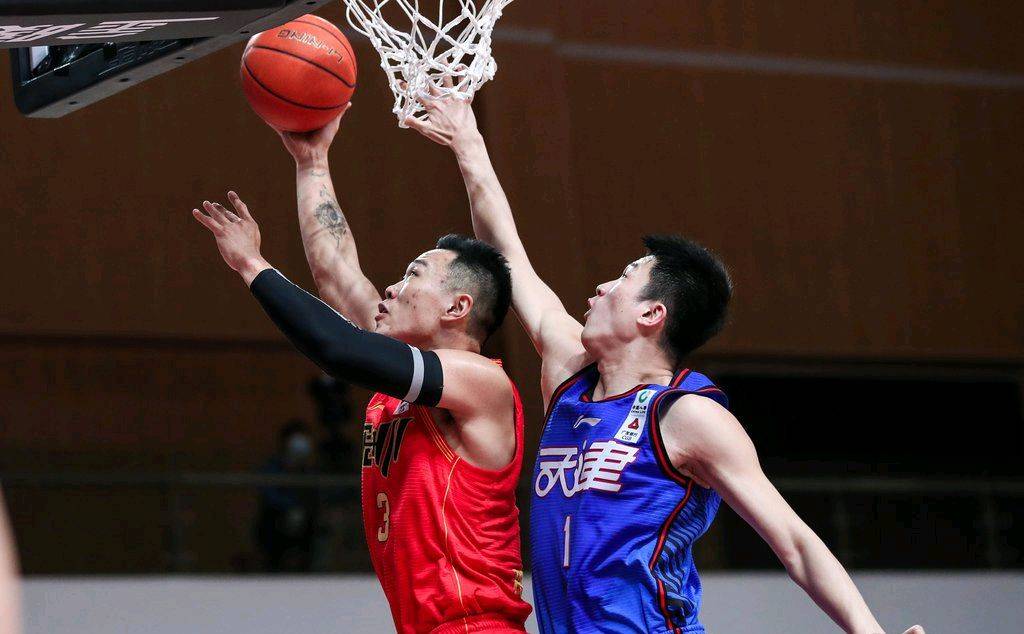 关于广州富力在主场大胜对手拿下三分的信息