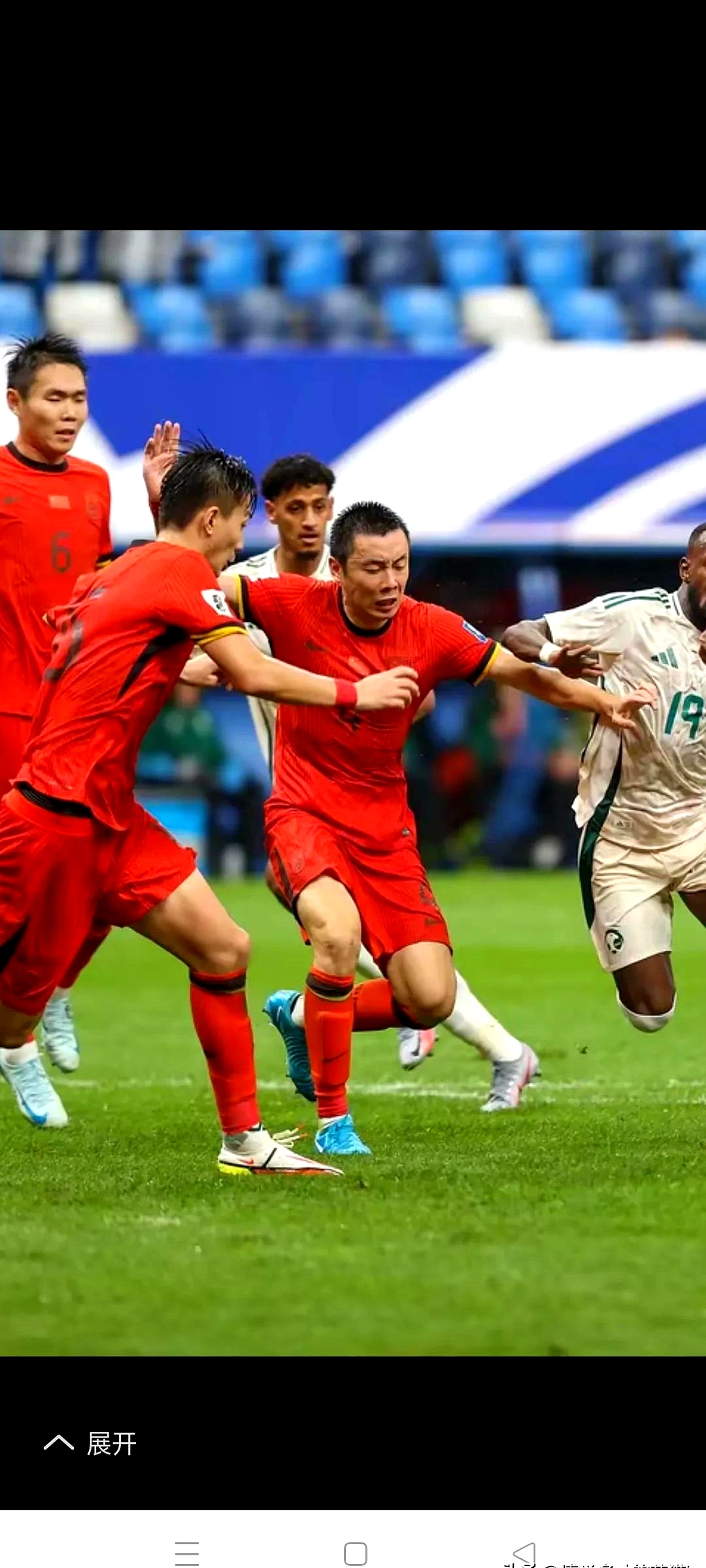 足球赛季高潮，中国球员展现出色表现