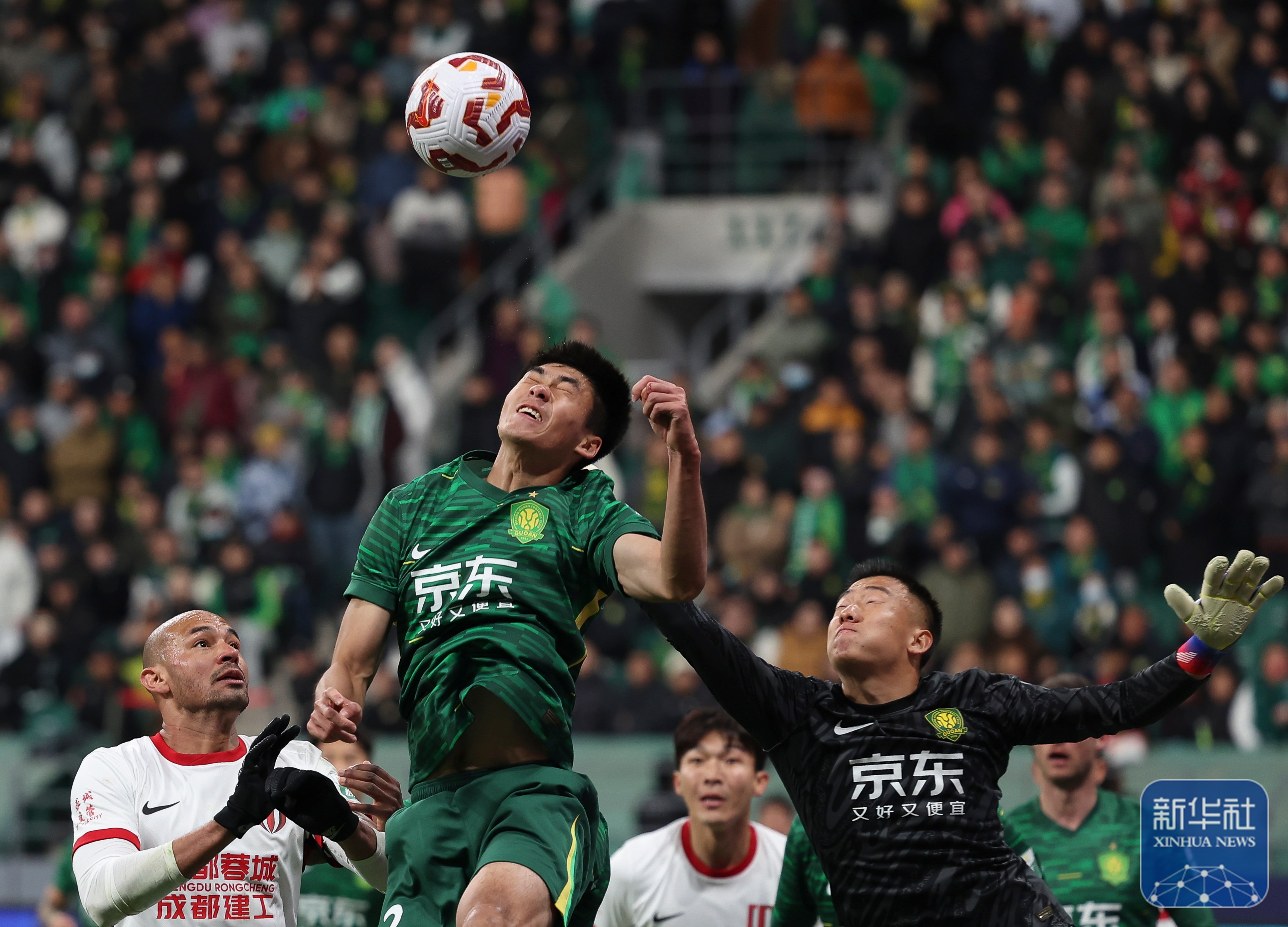 包含国安主场击败鲁能,紧追中超榜首位置的词条 包含国安主场击败鲁能,紧追中超榜首位置的词条