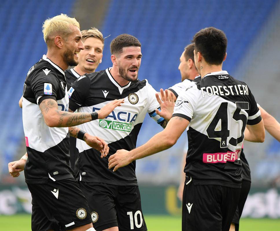 关于萨索洛球员集体训练,备战下一场热门对手的信息 关于萨索洛球员集体训练,备战下一场热门对手的信息