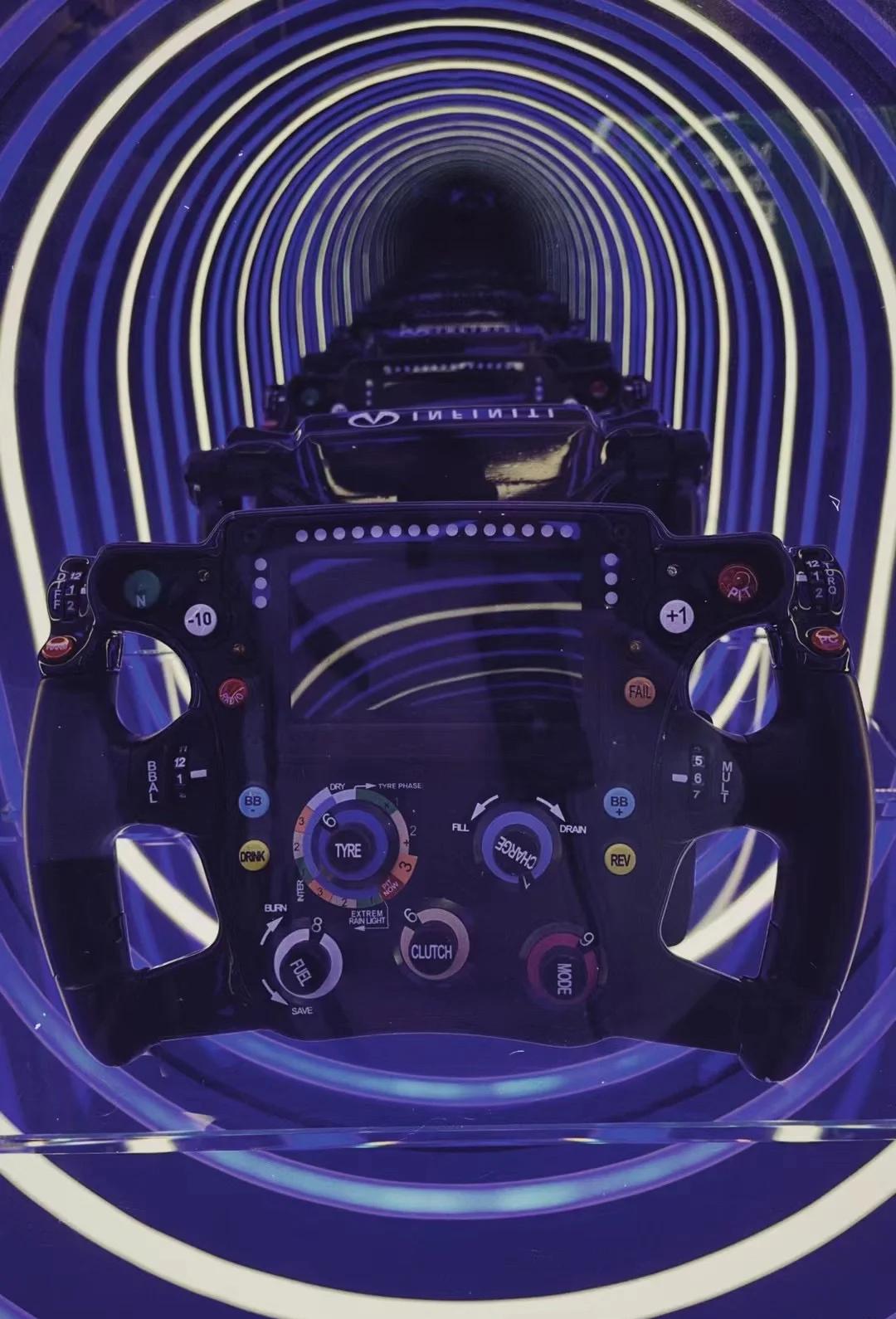 开云体育app-红牛二队横扫雷诺车队，拉塞尔点燃赛场的简单介绍