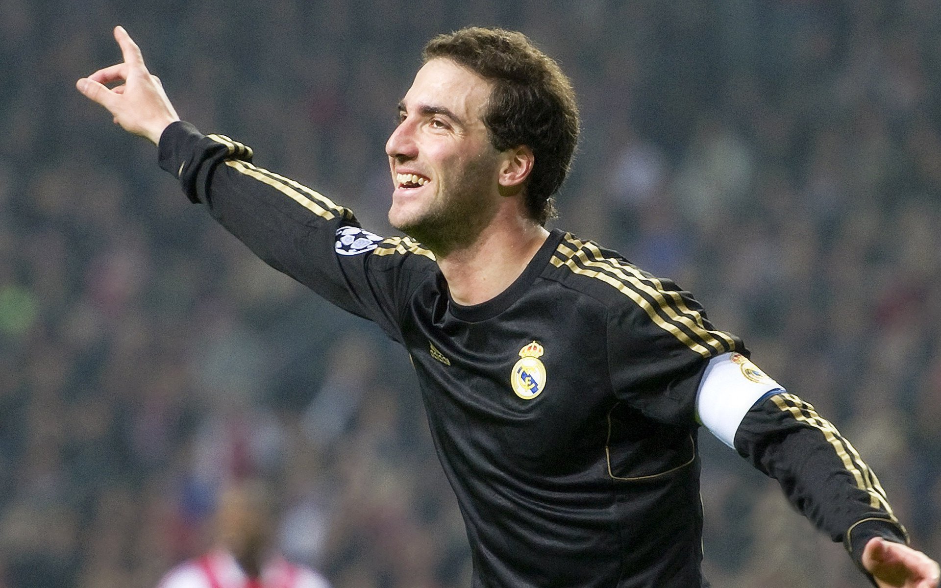 开云体育官网-莱奥彻底打爆防线，塞维利亚连续得分压制国际米兰