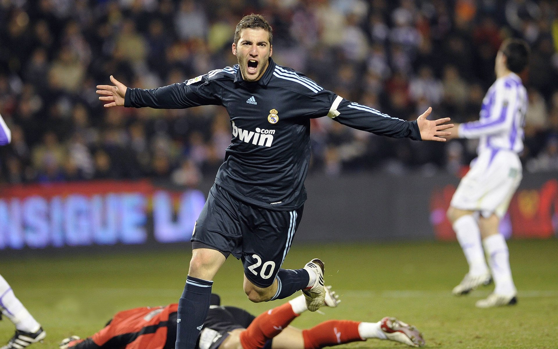 美网险胜温网，鲁德点燃赛场，一场定义职业生涯的胜利